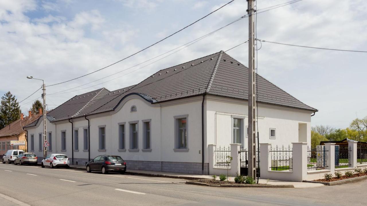 Notarius Vendeghaz Bed & Breakfast Poroszló Dış mekan fotoğraf