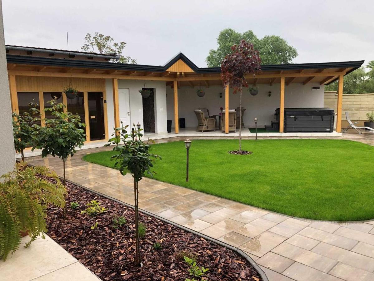 Notarius Vendeghaz Bed & Breakfast Poroszló Dış mekan fotoğraf